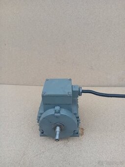 Elektromotor MEZ Mohelnice patkový 380/220V 180W 1350ot
