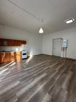 Pronájem 1+kk Hronov