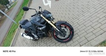 Suzuki GSR 750