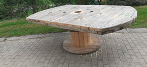 Dřevěný zahradní stůl - 1