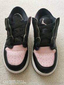 Jordan dívčí boty vel 31
