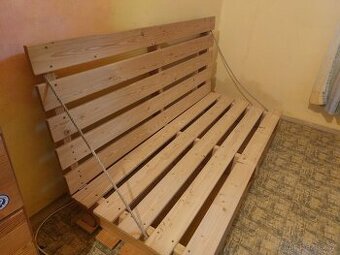 Gauč-postel s futonem