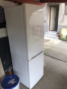 Lednička s mražákem - 1