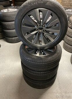 top sada 18" orig. alu kol Audi A6 4K, letní Pirelli