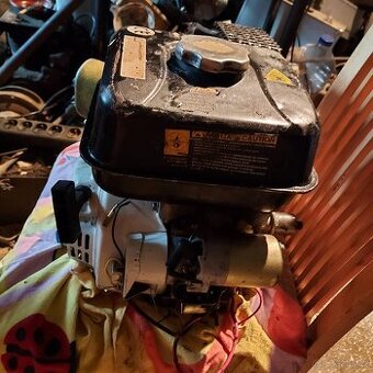 Motor benzinovi