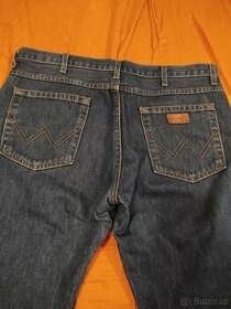 Wrangler Regular Fit