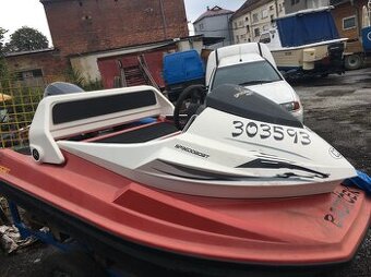 Speedboat pro 2 osoby a dítě