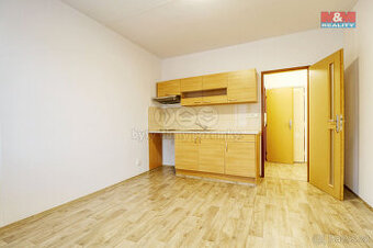 Pronájem bytu 1+kk, 20 m², Klatovy, ul. Pod Hůrkou