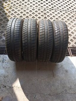 LETNÍM PNEU DUNLOP 185/65/15 88T