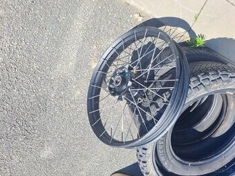 Přední kolo Aprilia Tuareg