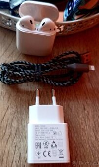 Apple AirPods 2