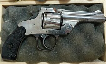 Americký revolver Forehand Wadsworth 32 S&W Long