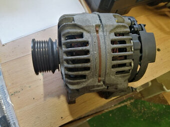 Alternátor Golf 4 1,6 / 74 kW  benzín