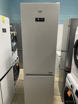 Zánovní lednička Beko RCNA406E60WN