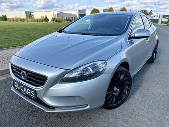 VOLVO V40 1.6 T3 //2013 XENONY NAVIGACE ROZVODY SPOJKA