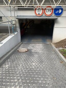 Garážové stání- Kamýk - Zárubova-Snopkova - 1