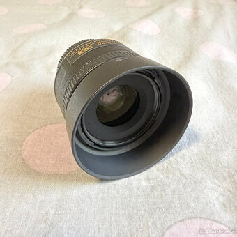 Nikon AF-S 35 mm f/1.8G DX (bajonet F)