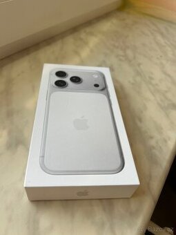 iPhone 17 Pro Silver