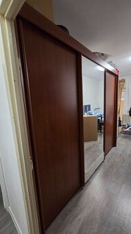 Šatní skříň s posuvnými dveřmi 280cm