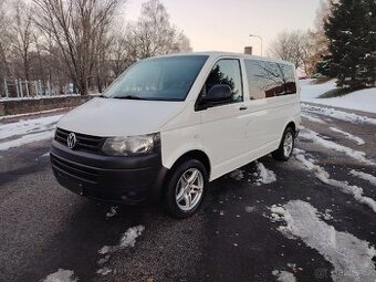 Volkswagen Transporter 9 mist