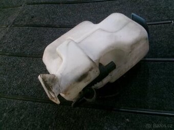 Octavia 1 nádobka ostřikovačů a motorek ostřikovačů