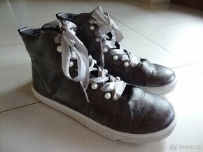 zateplené dětské kotníčkové tenisky Baťa vel. 38