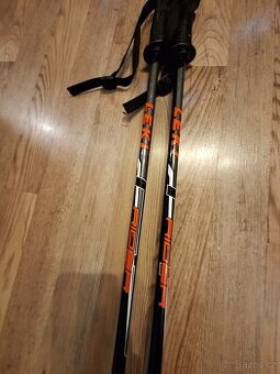 Dětské lyžařské hůlky zn. Leki, 105cm.