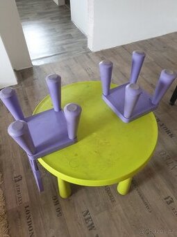Stolek a židle Ikea