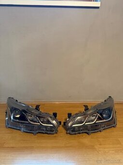 Přední světla Toyota Corolla
