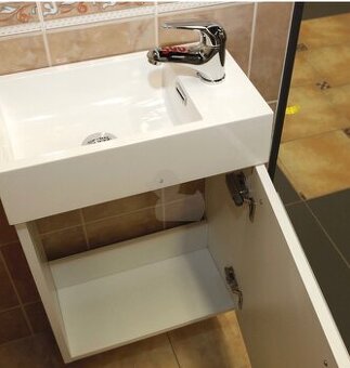 Umyvadlová skřínka