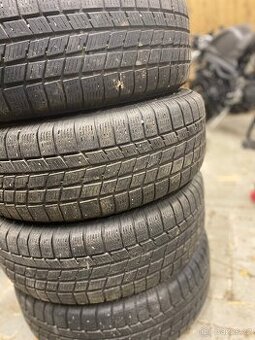 Plecháče obuté na zimu 205/60/16 5x112