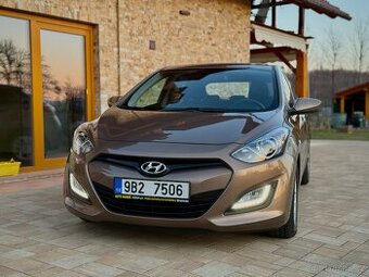 Hyundai i30 27 000 km benzín