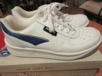 SLEVA - nové české kožené boty/botasky zn. Prestige č. 36