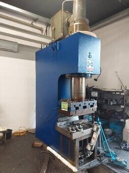 Lis hydraulický PYE 250 S 1 M