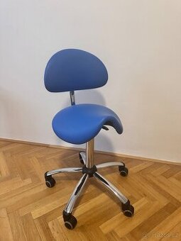 Zdravotní balanční židle se sedlovým sedákem