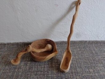 Dřevěný hmoždíř s příslušenstvím