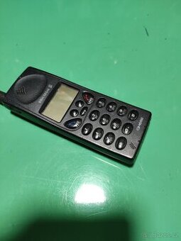 Telefon Ericsson GH688