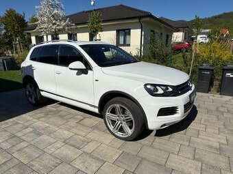 VOLKSWAGEN TOUREG R-LINE DPH