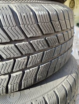 Zimní pneu 205/60R16