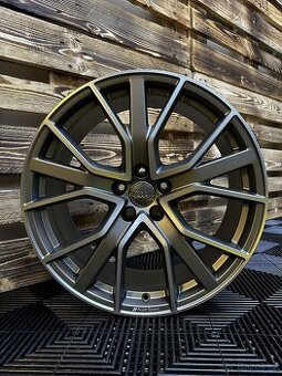 Audi Q3, RSQ3 orig. ALU disky 5x112 R20