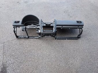 palubní deska VW Golf 5