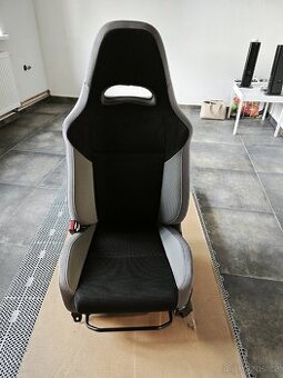 Řidičova sedačka Subaru Impreza WRX