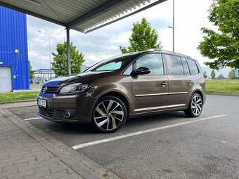 Volkswagen Touran 2.0 TDI 103 kW Highline – 7 míst