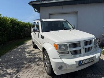 Dodge Nitro,4.0L V6,194 KW,4x4, Kůže. RT.