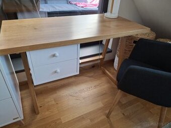 Prodám Psací stůl z masivu dubu