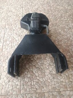 Automatický závěs