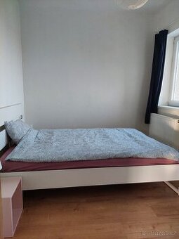IKEA postel 140×200 + rošt + matrace