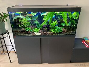 Akvarium EHEIM 240 L se skříňkou