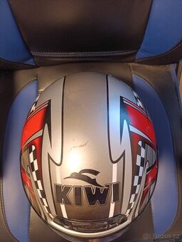 Helma na motorku Kiwi