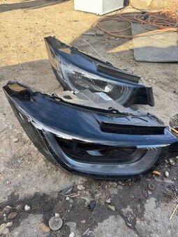 Predni prave svetlo bmw I3